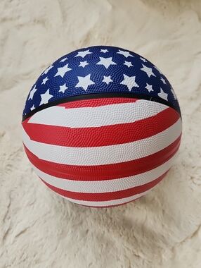 NWOTPatriotic Stars & Stripes Basketball - Red White Blue 30 INCHES RPUND